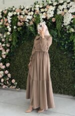 فستان شانيلا حصري بقبة رقبة دائرية