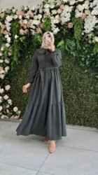 فستان شانيلا حصري بقبة رقبة دائرية