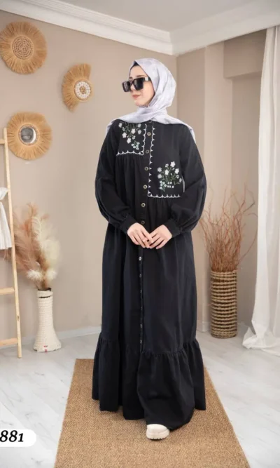 جلباب جينز اسود مطرز بالورود💮