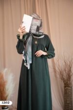 فستان تشانيلا بتصميم جميل مع دانتيل حول الكم