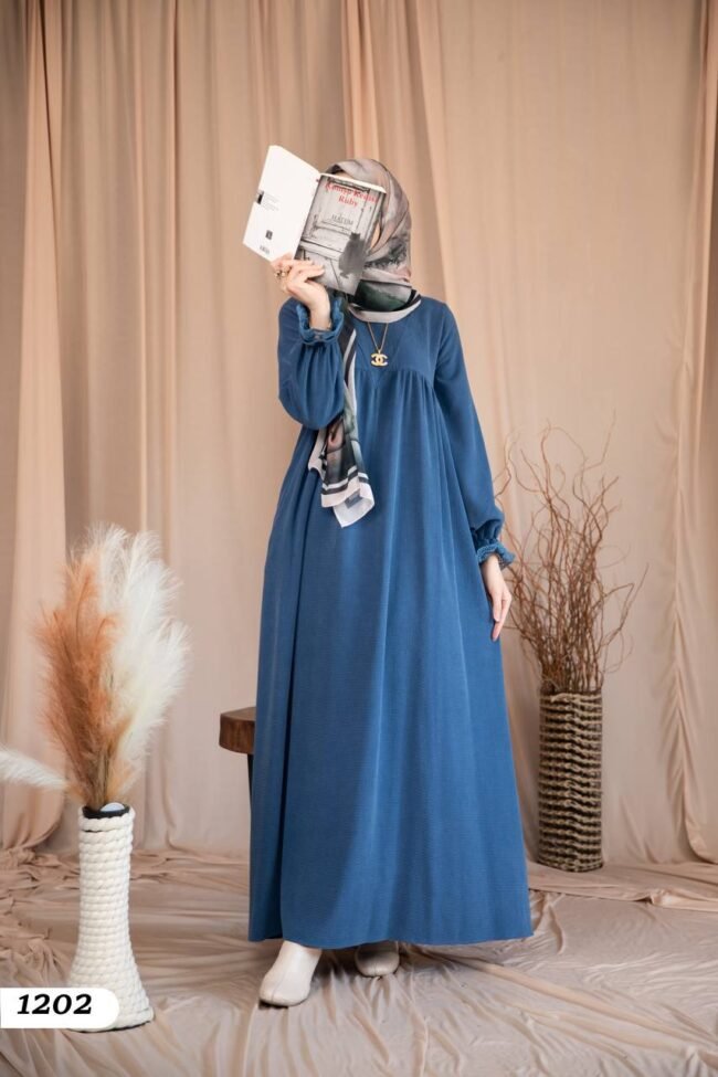 فستان تشانيلا بتصميم جميل مع دانتيل حول الكم