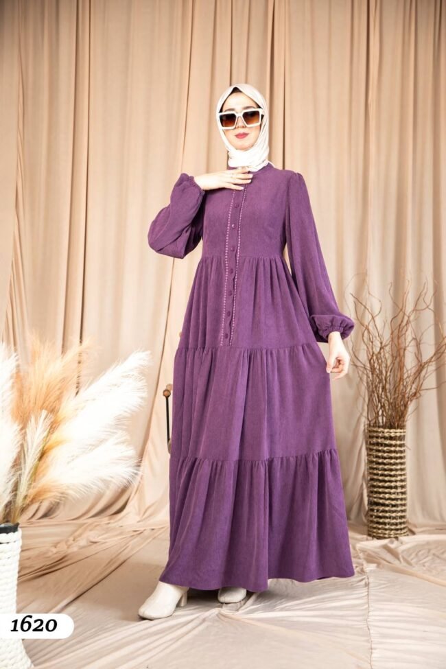 فستان تشانيلا بمجموعة ازرار وسطية