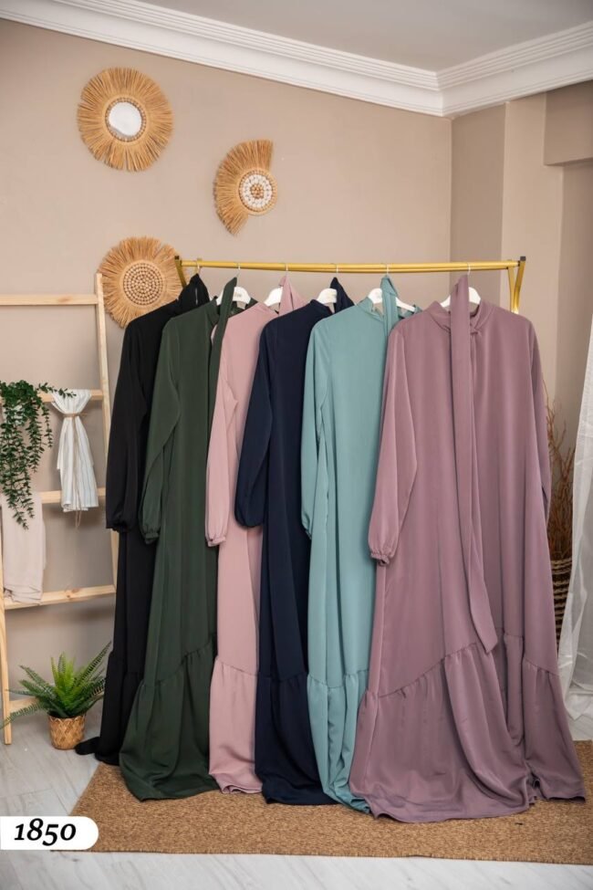 فستان استرا فضفاض بتصميم خراافي