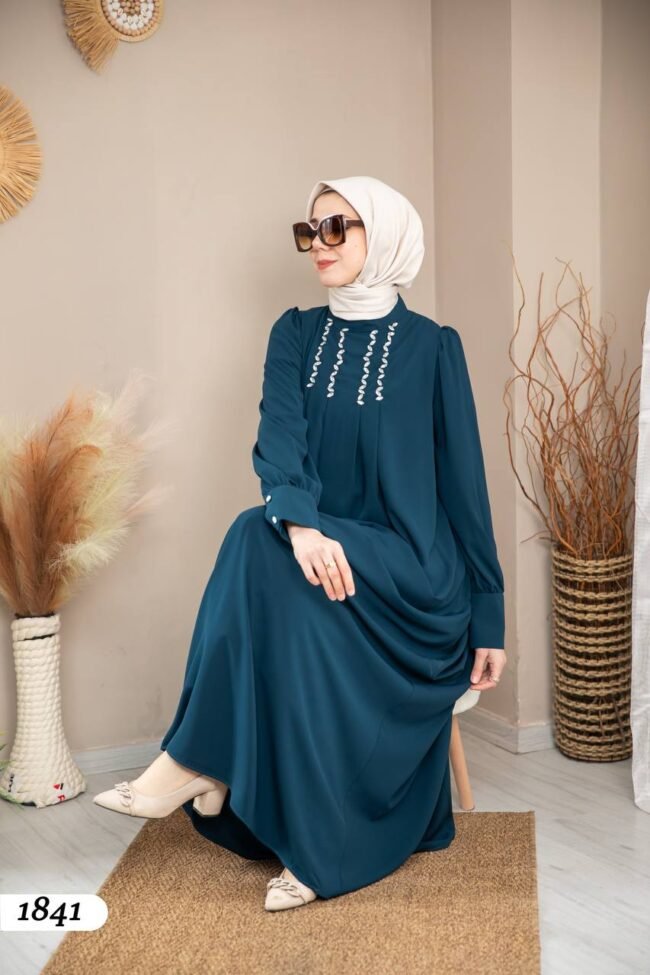 عباية مدينه ايبيك صيفية مطرزة بالكريستال