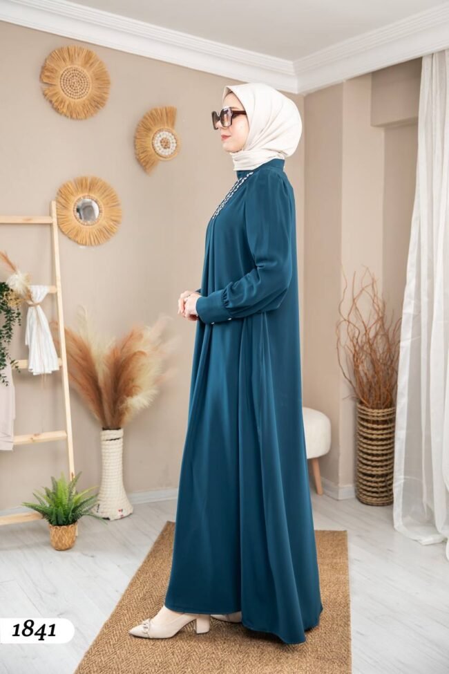 عباية مدينه ايبيك صيفية مطرزة بالكريستال