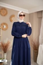 فستان استرا بتطريزات مُلفتة