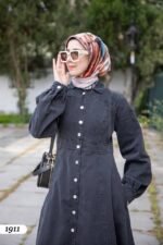 جلباب جينز بأزرار فضية على كامل الطول