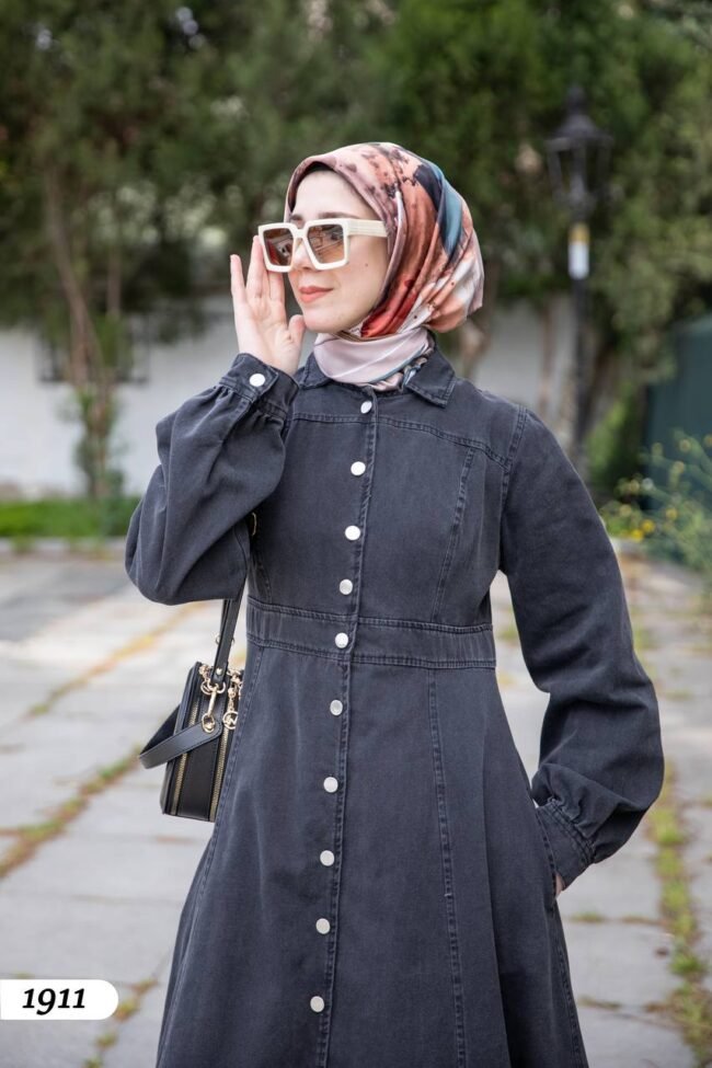 جلباب جينز بأزرار فضية على كامل الطول