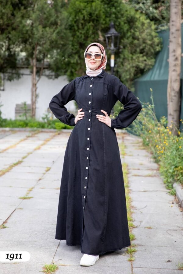 جلباب جينز بأزرار فضية على كامل الطول