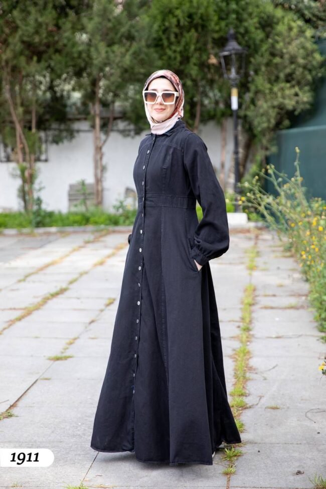 جلباب جينز بأزرار فضية على كامل الطول