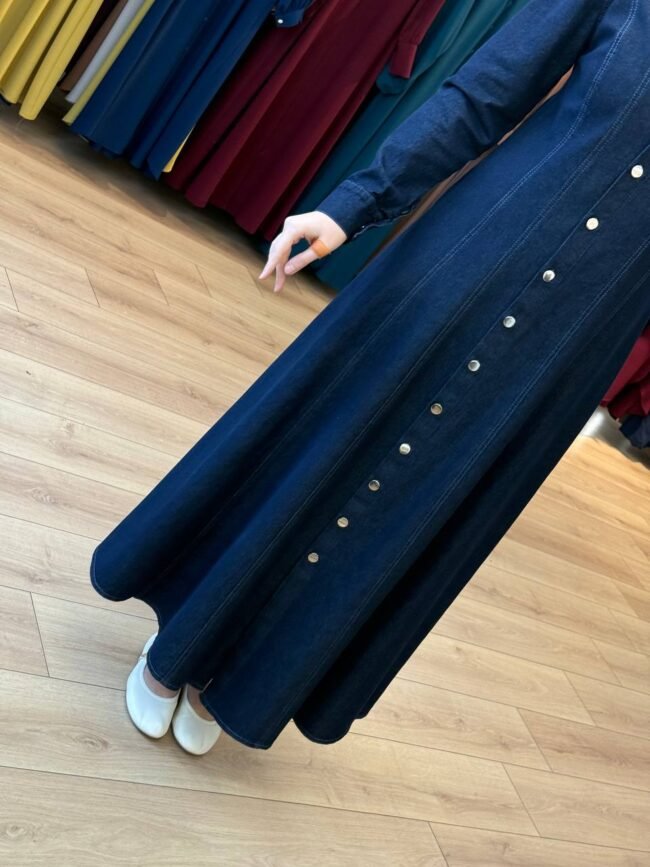 جلباب جينز بأزرار على كامل الطول