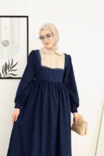 فستان فيتيلو قطيفة بخط دانتيل على الصدر