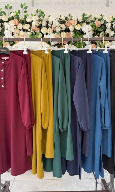 طقم تريكو شتوي بألوان مميزة