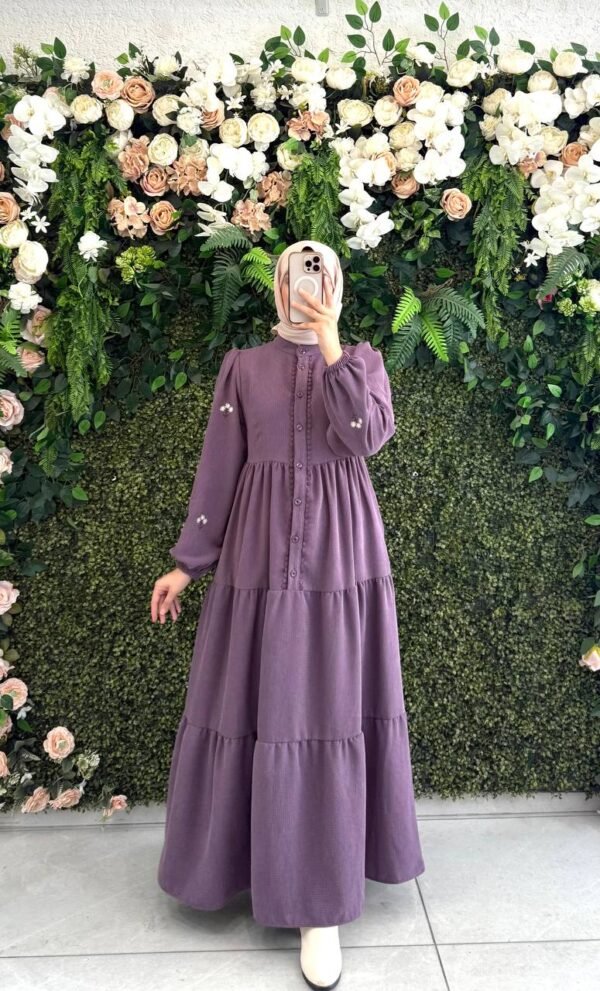 فستان شانيلا بيدين مطرزتين بالورود