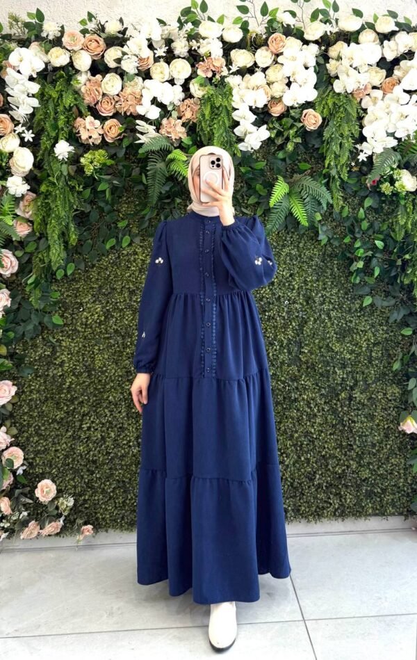 فستان شانيلا بيدين مطرزتين بالورود