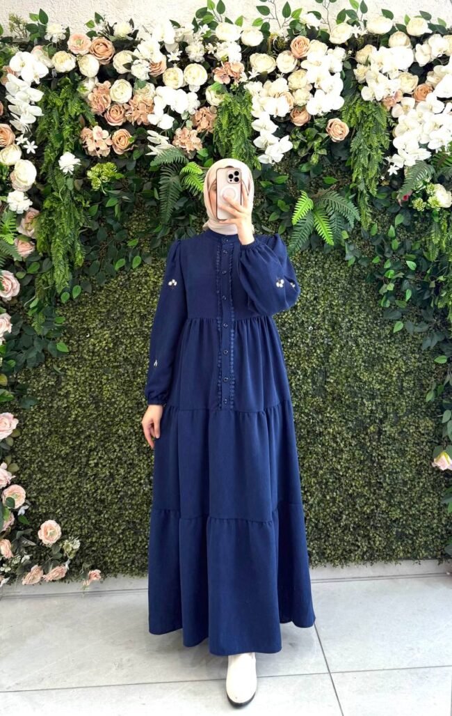 فستان شانيلا بيدين مطرزتين بالورود