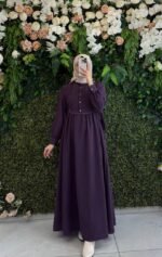 فستان شانيلا بدانتيل على الصدر