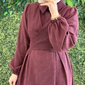 فستان شانيلا بثنيات على ورباط الخصر