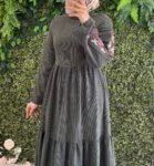 فستان شانيلا بأكمام مطرزة