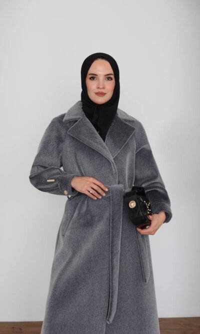 جاكيت فرو شتوي بألوان دافئة