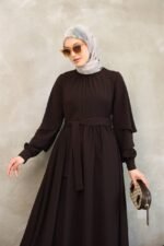 فستان مدينه صيفي بثنيات في اليدين