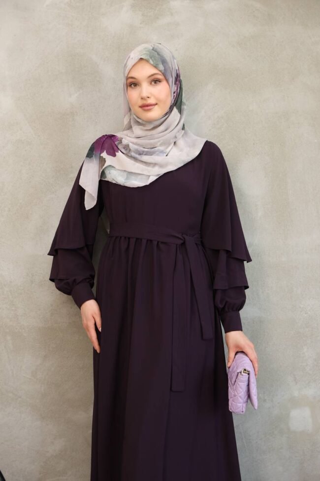 فستان مدينه صيفي بثنيات في اليدين