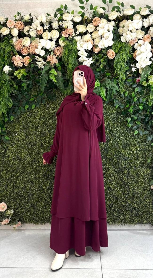 طقم مدينه تنورة وقميص وطرحة بألوان حلووة