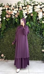 طقم مدينه تنورة وقميص وطرحة بألوان حلووة