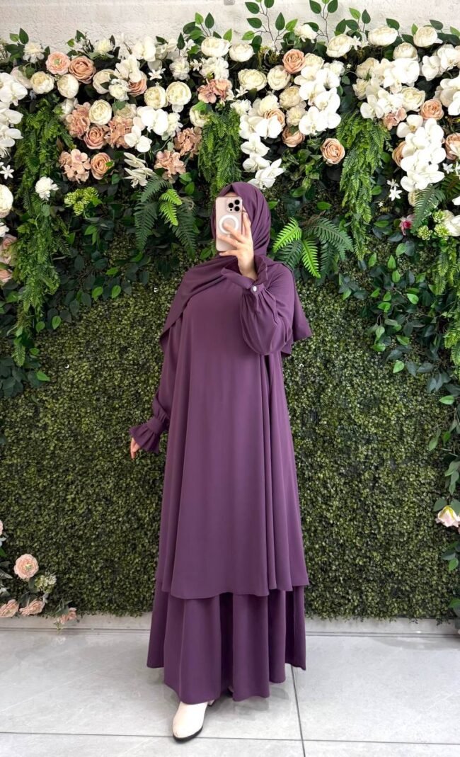 طقم مدينه تنورة وقميص وطرحة بألوان حلووة