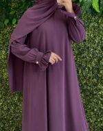 طقم مدينه تنورة وقميص وطرحة بألوان حلووة