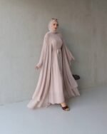 طقم عباية شيفون وفستان مع شالة💯