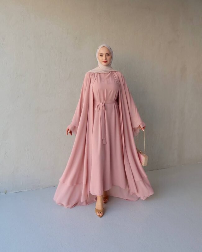 طقم عباية شيفون وفستان مع شالة💯