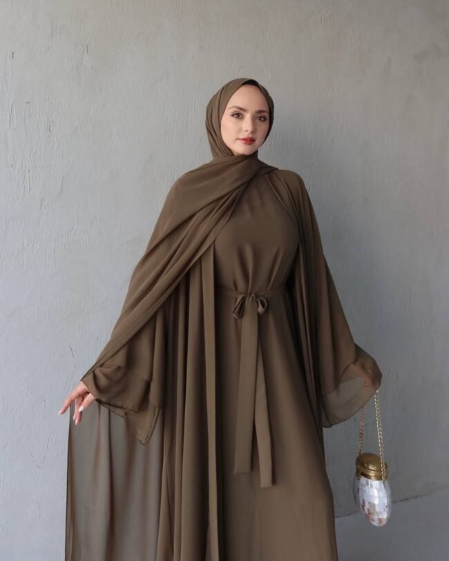 طقم عباية شيفون وفستان مع شالة💯