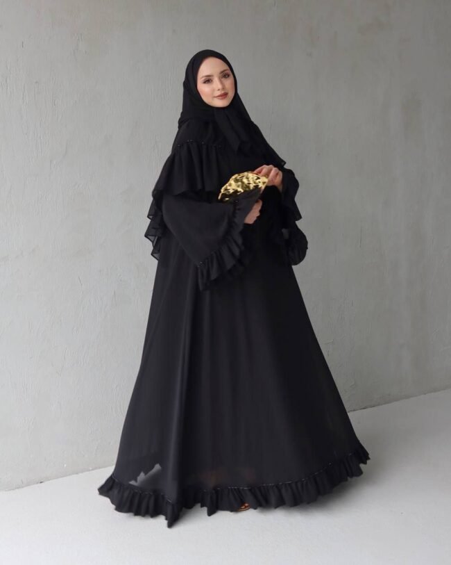 عباية شيفون طبقتين بتصميم جديد كلياً❤️