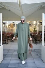 طقم ايروبين صيفي بقميص طويل وبنطلون واسع