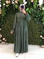 فستان استرا بخط ازرار وسطي محاط بالدانتيل