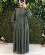 فستان استرا بخط ازرار وسطي محاط بالدانتيل