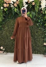 فستان استرا بخط ازرار وسطي محاط بالدانتيل