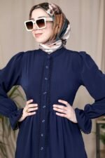 فستان استرا بخط ازرار وسطي محاط بالدانتيل