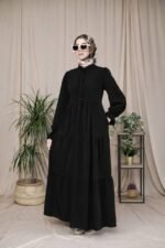 فستان استرا بخط ازرار وسطي محاط بالدانتيل