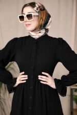 فستان استرا بخط ازرار وسطي محاط بالدانتيل