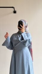 فستان صيفي بخامة وألوان مميزة