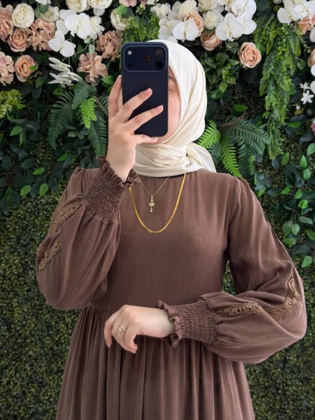 فستان كوبرا طول كامل بأكمام زم