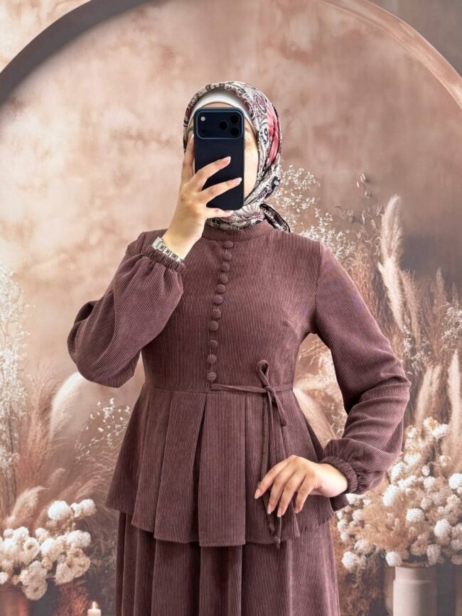 فستان شانيلا بتصميم جميل وبطول كامل
