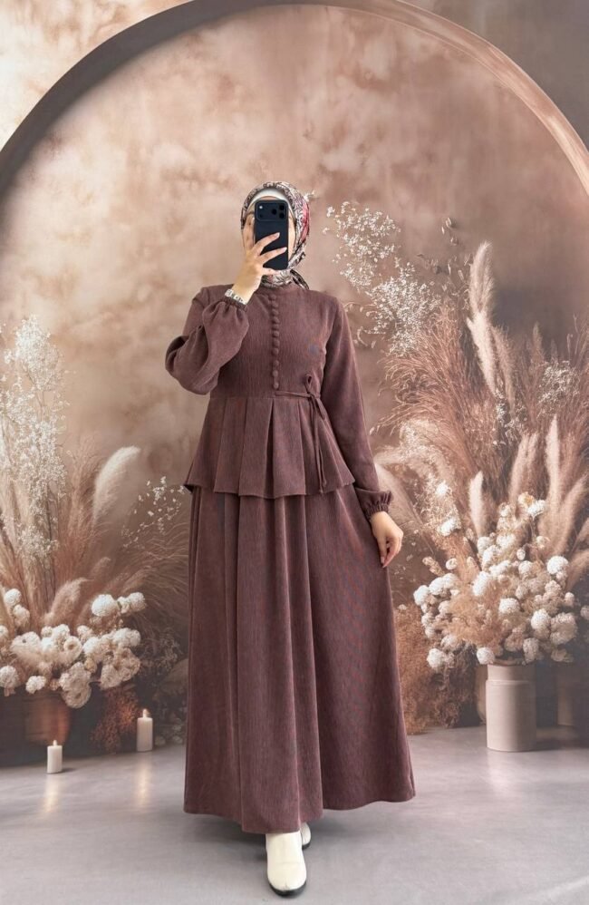 فستان شانيلا بتصميم جميل وبطول كامل