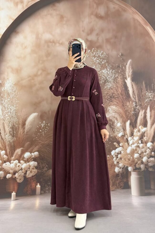 جلباب شانيلا بتطريز أزهار على اليدين