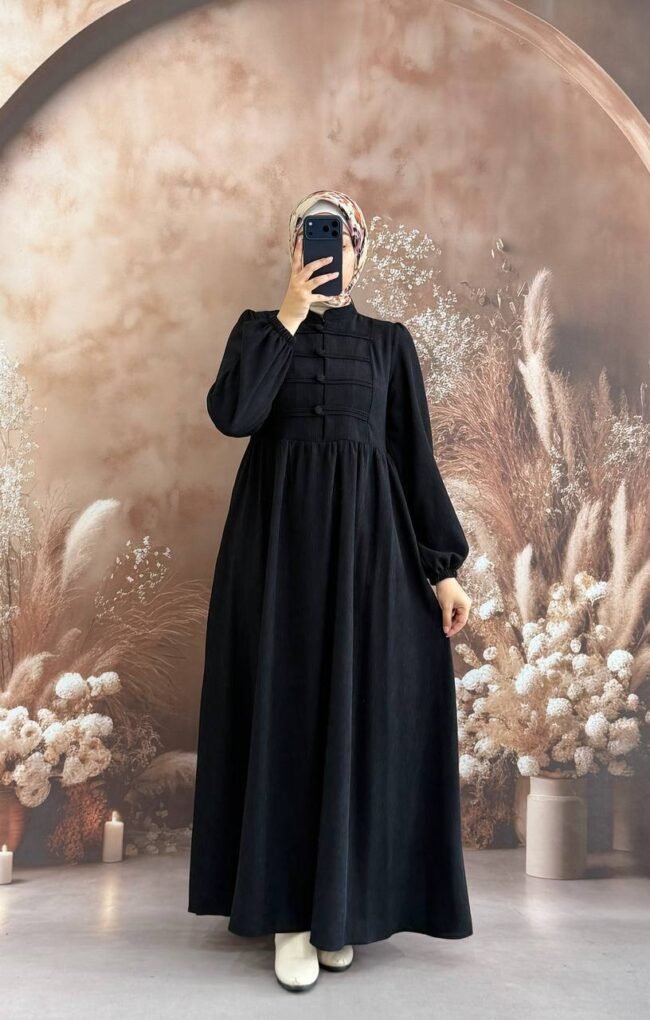 فستان شانيل بتصميم عصري من روفان موضه